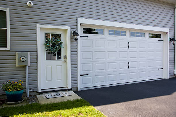 24/7 Emergency Garage Door Panel Replacement experts in Brooklet, GA